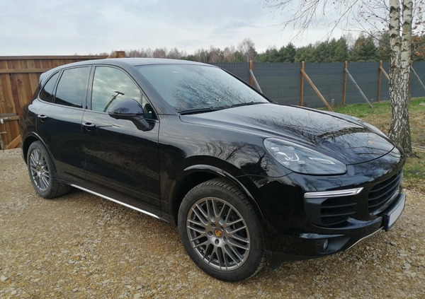 Porsche Cayenne cena 220000 przebieg: 60000, rok produkcji 2016 z Przecław małe 106